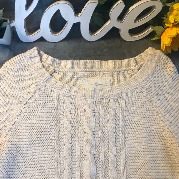 Comfy Cozy Cute Sweater! - Picture 2 of 5